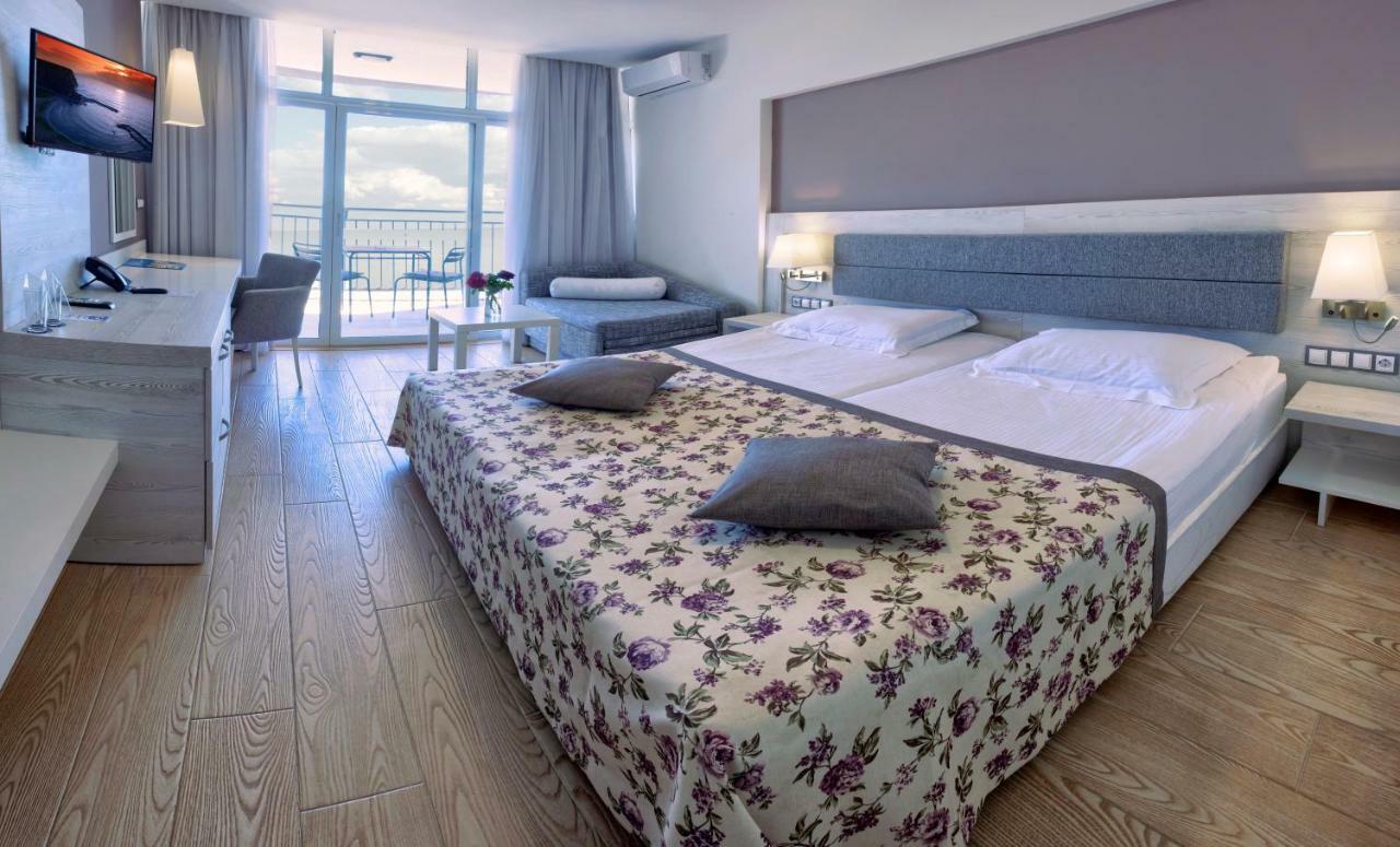 Luna Beach Hotel ゴールデンサンド エクステリア 写真